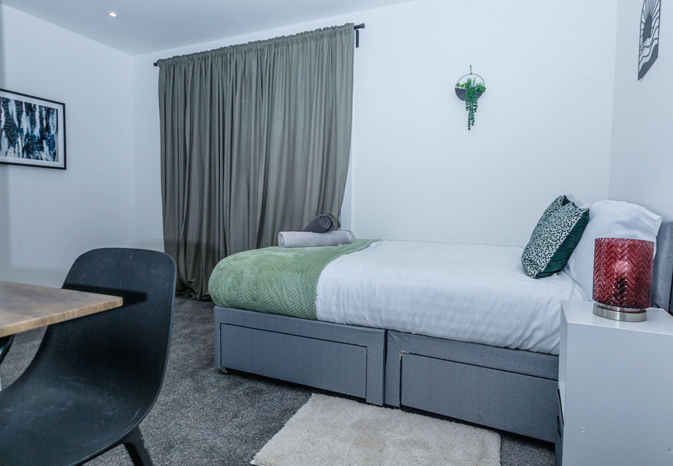 5 bedrooms, desk, iron/ironing board, free WiFi