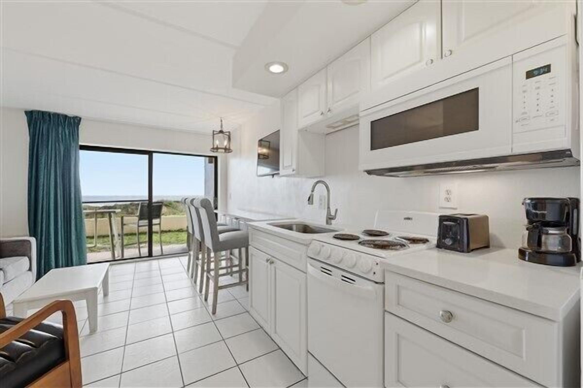 Fridge, microwave, oven, coffee/tea maker