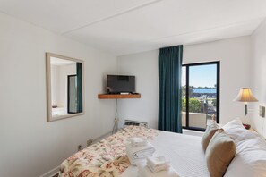 1 bedroom, iron/ironing board, Internet, bed sheets