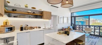 Chic Rooftop Apartment by the Sea 6onn Sea Point