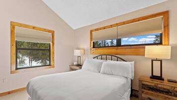 3 bedrooms, free WiFi, bed sheets