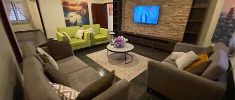Deluxe Apartment, Balcony, City View | Living area