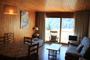 Apartment | Living room - Residence Rsa4 Swimming Pool & Center 6 Pers (Chatel)