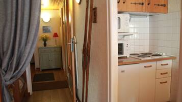 Apartment | Private kitchen | Fridge, microwave, oven, dishwasher