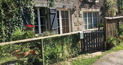 Rdc et terrasse Ă  10 km du Mont st Michel