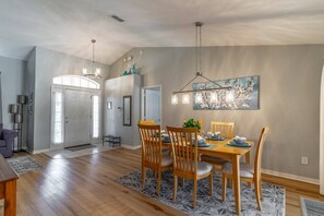 Exterior - 819 Tuscan Ridge (Davenport)