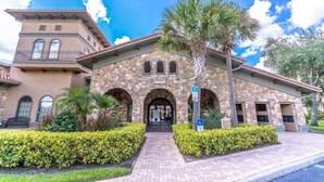 Exterior - 614 Bella Piazza (Davenport)