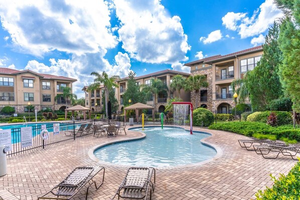 Exterior - 614 Bella Piazza (Davenport)