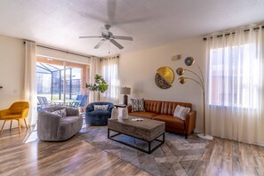 House (159 Sandy Ridge) | Living area - 159 Sandy Ridge (Davenport)