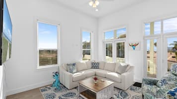 Rumah, 3 kamar tidur | Area keluarga | Smart TV