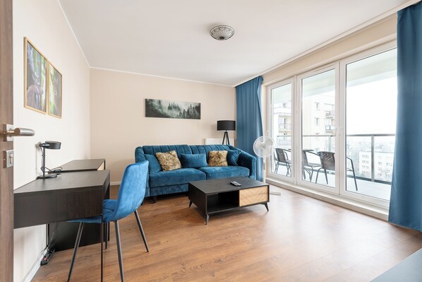 Apartment, Balcony | Living room