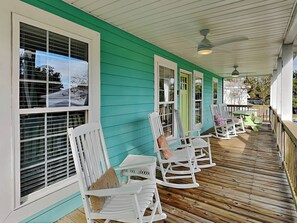 Terrace/patio - Back River Bungalow by Tybee Vacation Rentals (Tybee Island)