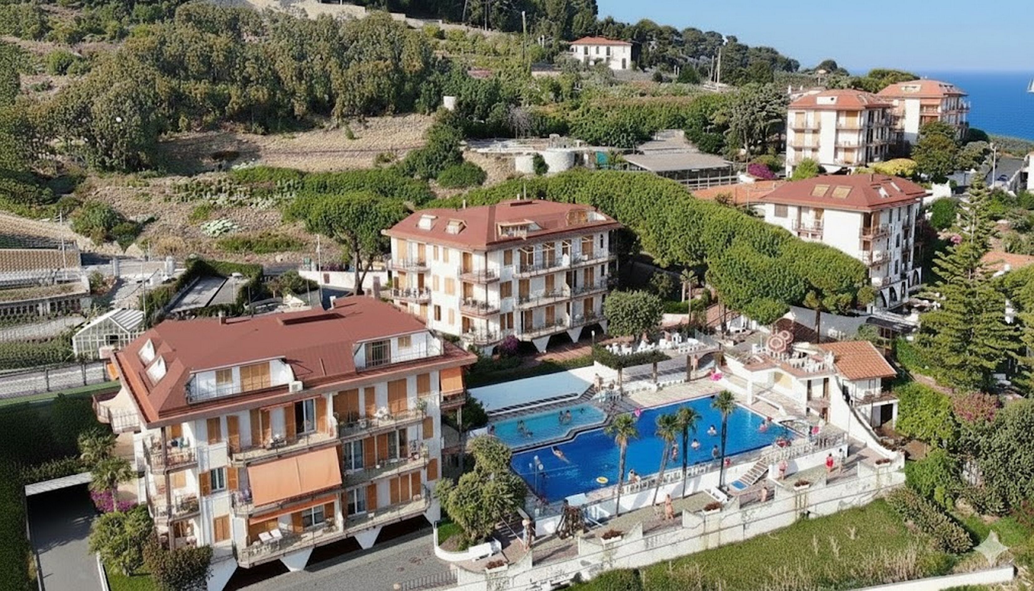 Seasonal outdoor pool