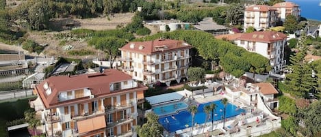 Seasonal outdoor pool