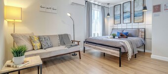 Cozy Private Studio Prime Location Near DTLA, Ktown & Attractions