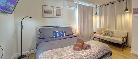 Desk, free WiFi, bed sheets