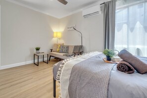 Desk, free WiFi, bed sheets