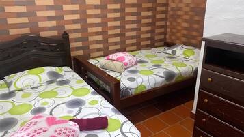 4 bedrooms, WiFi, bed sheets