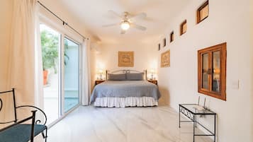 3 slaapkamers, een strijkplank/strijkijzer, gratis wifi, beddengoed