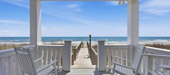 Big Kahuna Oceanfront house South Litchfield with pool access, elevator
