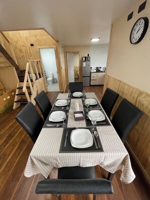 Dining - Beautiful strategic cabin between Castro and Dalcahue, ideal for touring Chiloé. (Llaullao)