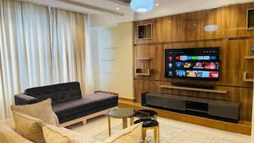 Economy Apartment, Balcony, City View | Living area