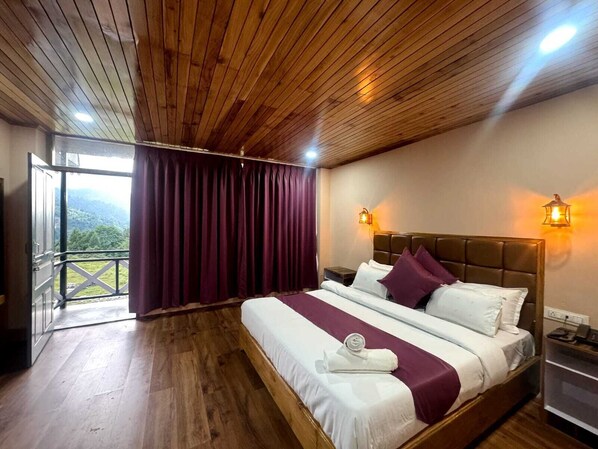 Premium Double Room, Balcony, Mountain View | Bathroom
