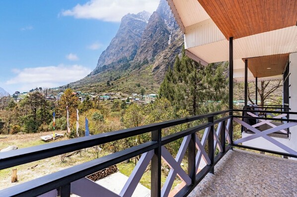 Habitación Premium doble, balcón, vistas a la montaña | Vistas a la montaña