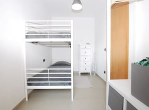 2 habitaciones, tabla de planchar con plancha y wifi gratis