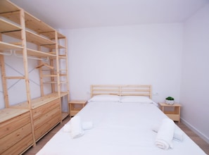3 chambres, fer et planche à repasser, Wi-Fi gratuit, draps fournis