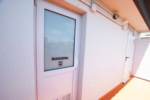 Exterior detail - Gregal - Aparthotel with Swimming Pool (Vilassar de Mar)