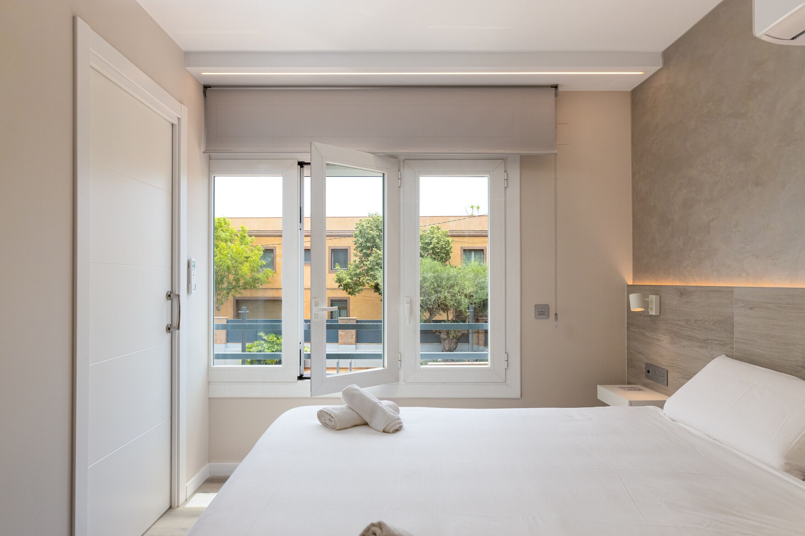 セーフティボックス (室内)、WiFi (無料)、ベッドシーツ