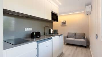 Fridge, microwave, dishwasher, coffee/tea maker