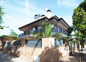 Exterior - Ponent - Aparthotel with Swimming Pool (Vilassar de Mar)