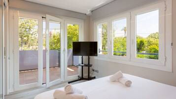 1 bedroom, in-room safe, free WiFi, bed sheets