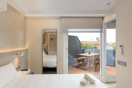 1 chambre, coffres-forts dans les chambres, Wi-Fi gratuit, draps fournis. Xaloc - Appart'hôtel avec piscine