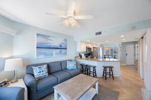 TV - Live the beach life, free amenities, parking, and views! (St. Pete Beach)