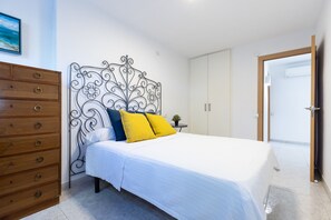 2 chambres, fer et planche à repasser, accès au Wi-Fi (inclus)