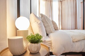 2 chambres, bureau, draps fournis