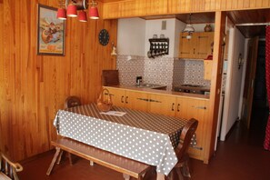 Apartment | Dining