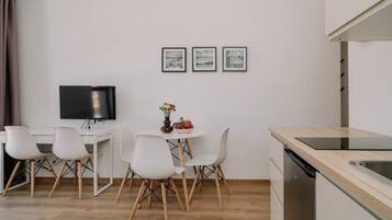 Standard Apartment | 1 bedroom, iron/ironing board, WiFi (free)