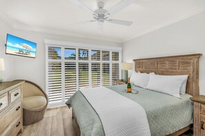 1 bedroom, iron/ironing board, free WiFi, bed sheets - Exclusive Island Vibes I Gorgeous Waterfront Condo (Marco Island)