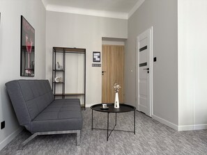 Deluxe Quadruple Room | Iron/ironing board, free WiFi - Milla Apartments (Kraków)