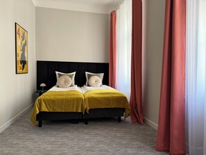 Deluxe Quadruple Room | Iron/ironing board, free WiFi - Milla Apartments (Kraków)