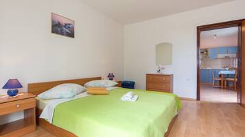 Apartment | 1 bedroom, individually furnished, bed sheets