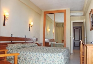 Comfort Double Room, Balcony, City View | In-room safe, free WiFi - Hotel Al Sur de Chipiona (Chipiona)