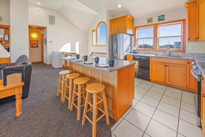 Fridge, microwave, oven, stovetop - Soundfront w/ Hot Tub, Media Room, Windsports Access, Community Pool/Boat Dock (Avon)
