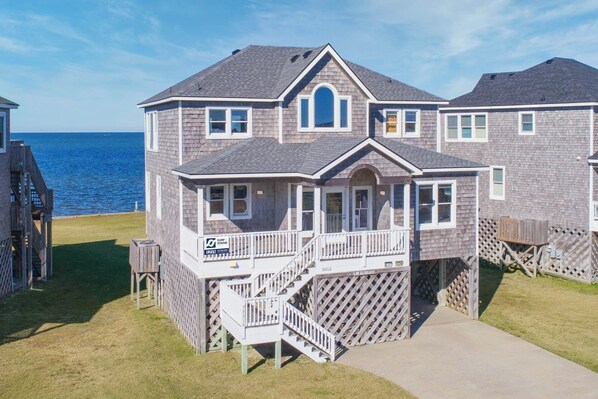 Exterior - Soundfront w/ Hot Tub, Media Room, Windsports Access, Community Pool/Boat Dock (Avon)
