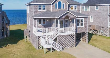 Soundfront w/ Hot Tub, Media Room, Windsports Access, Community Pool/Boat Dock