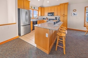 Fridge, microwave, oven, stovetop - Soundfront w/ Hot Tub, Media Room, Windsports Access, Community Pool/Boat Dock (Avon)